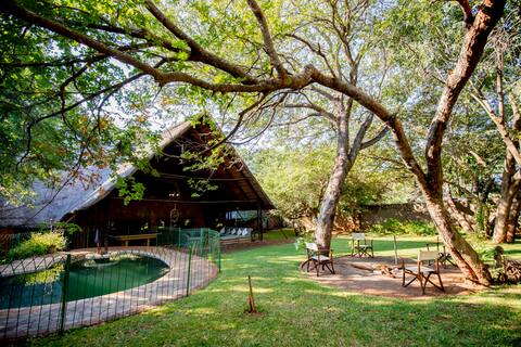 Mahogany Haven - Perfect Retreat in Victoria Falls