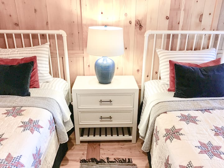 Alternative view of bedroom #4