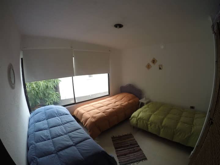 卧室配有3张单人床