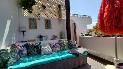 Cozy Apartment w/ Swimming pool/ 500m to the beach
