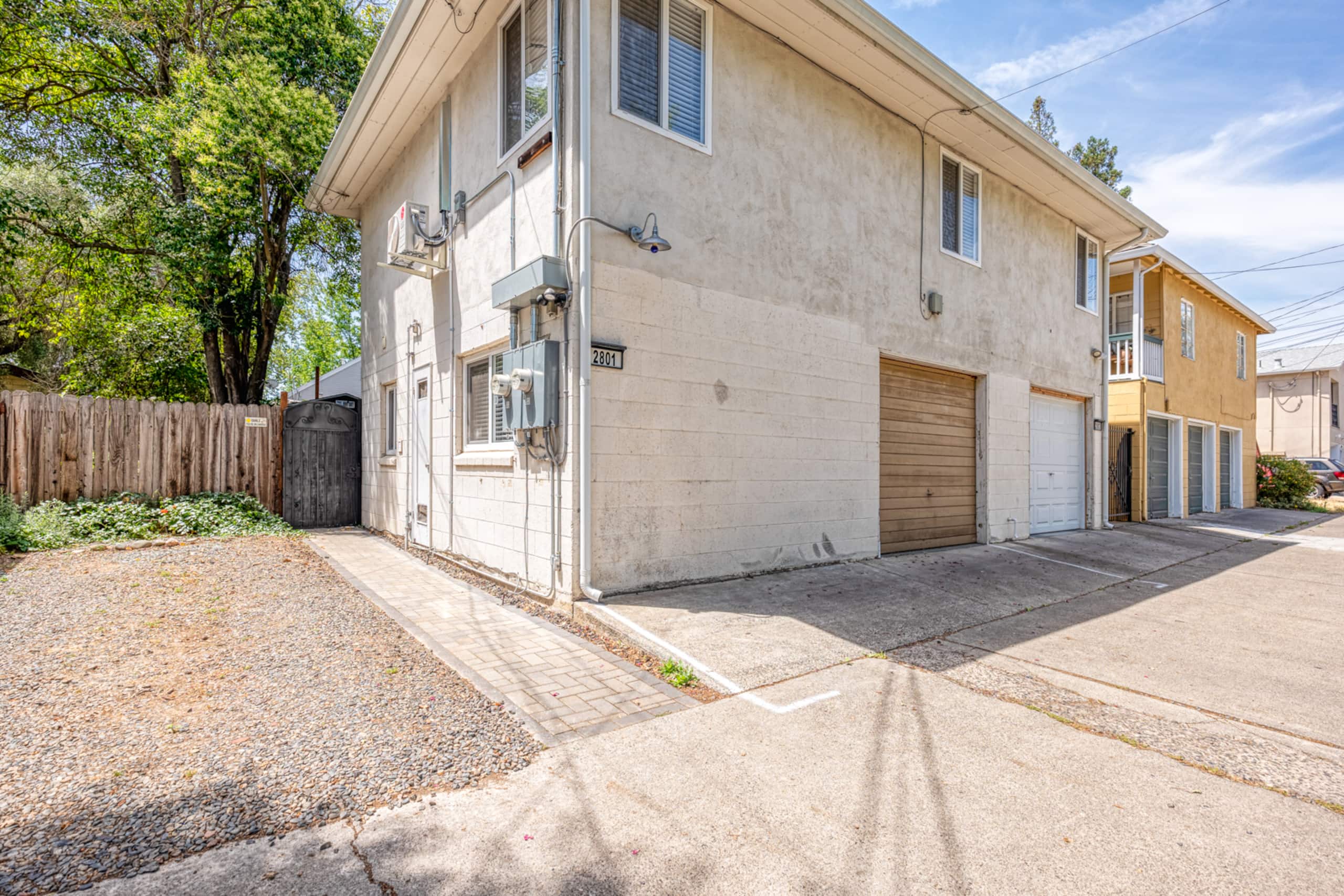 Private Studio w/garage & W/D near downtown - Photo 50