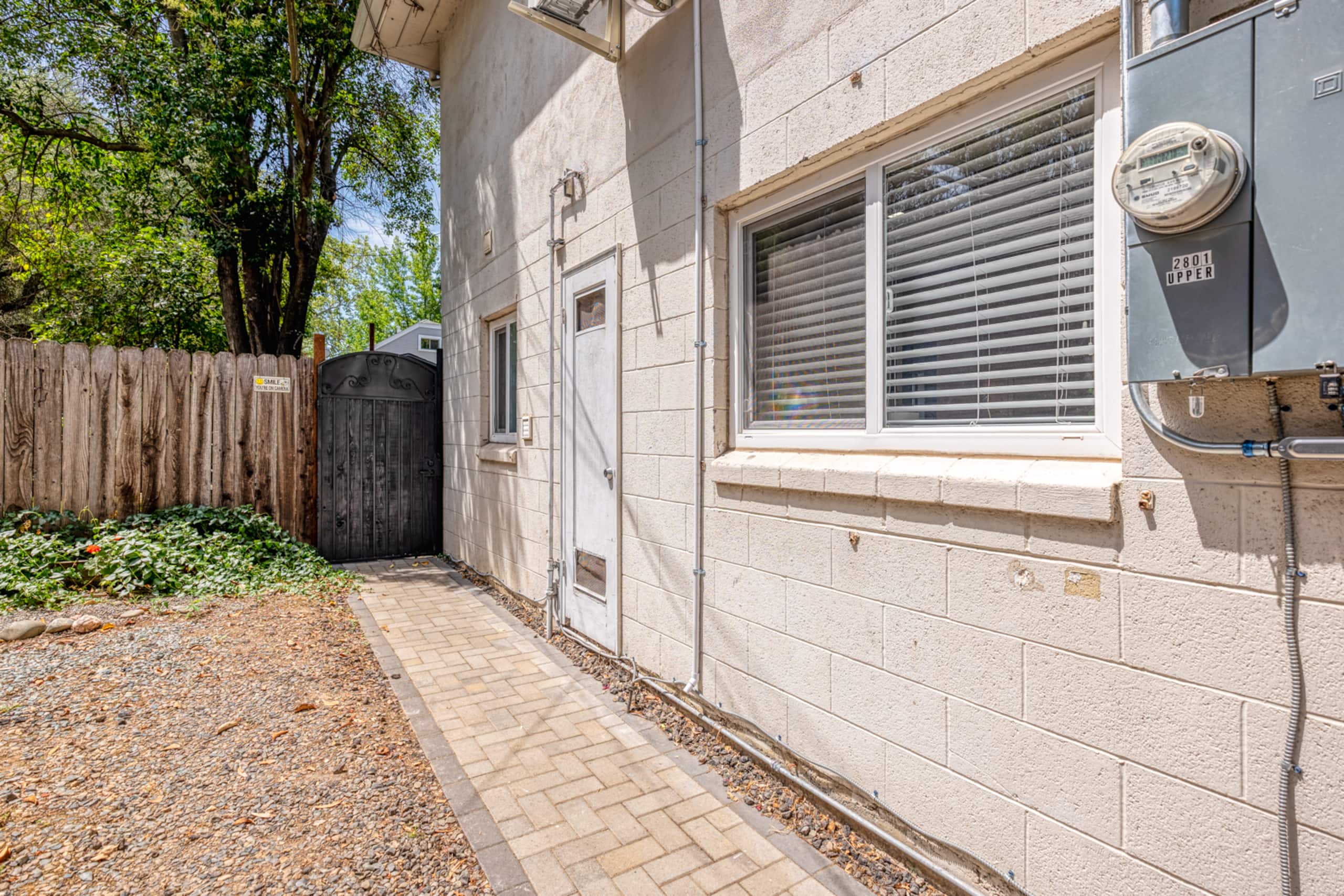 Private Studio w/garage & W/D near downtown - Photo 51