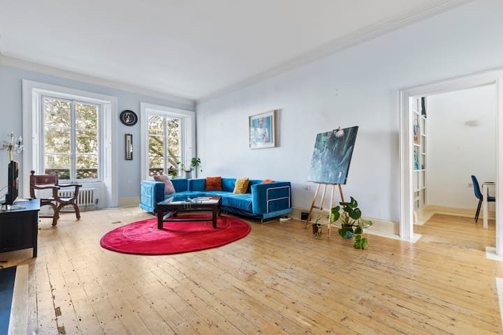 Germaine Greer’s Legacy Flat in Hyde Park