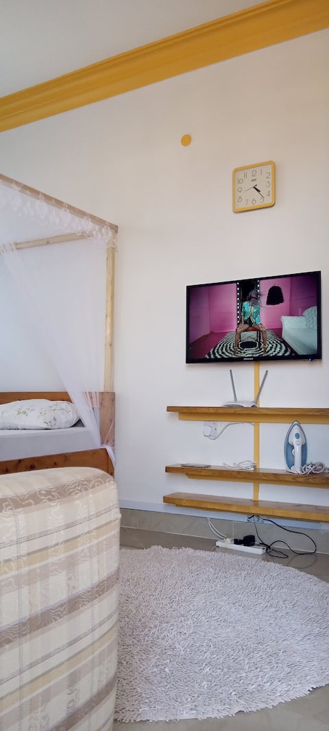 MOMBASA BUDGET COZY AND AIRY PENTHOUSE STUDIO.