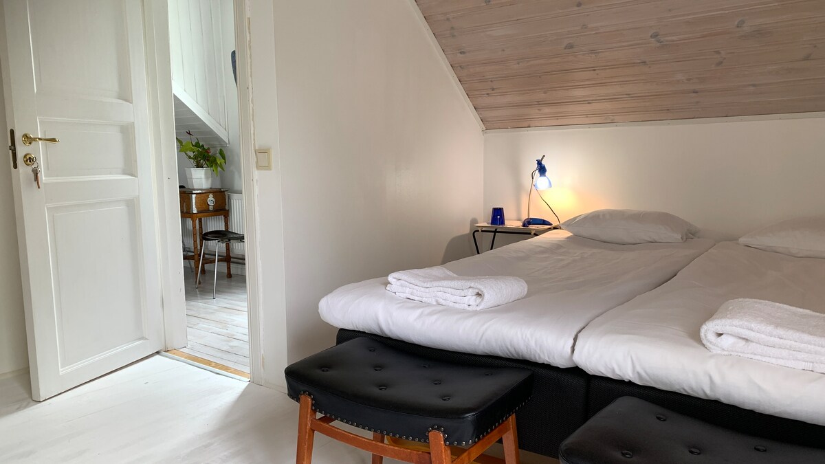 Villa Weidling Bed and Breakfast i Dalsland. Spavaća soba za 2 osobe.