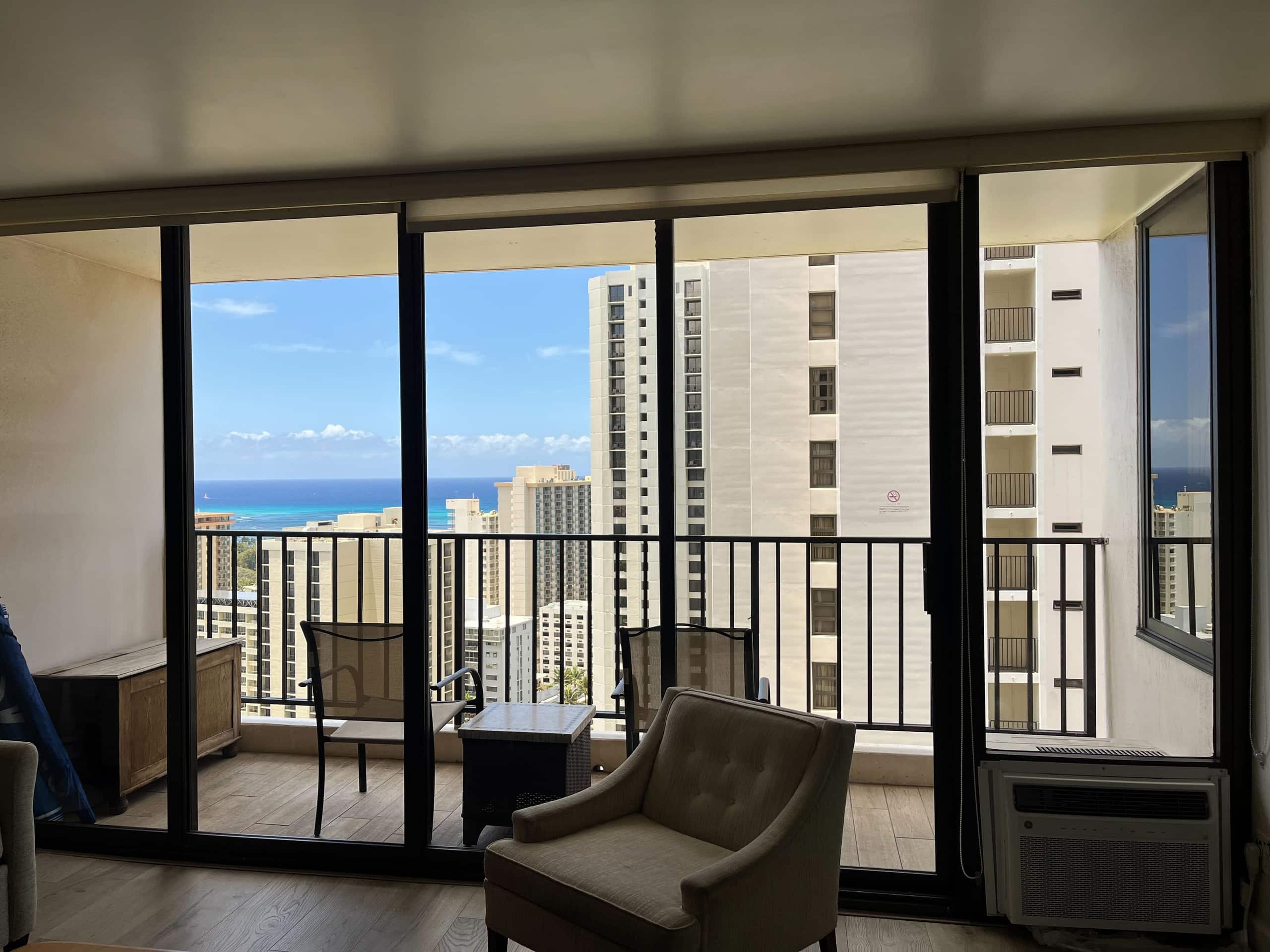 Condo in Honolulu · ★4.84 · 1 bedroom · 3 beds · 1 bath - Image 4
