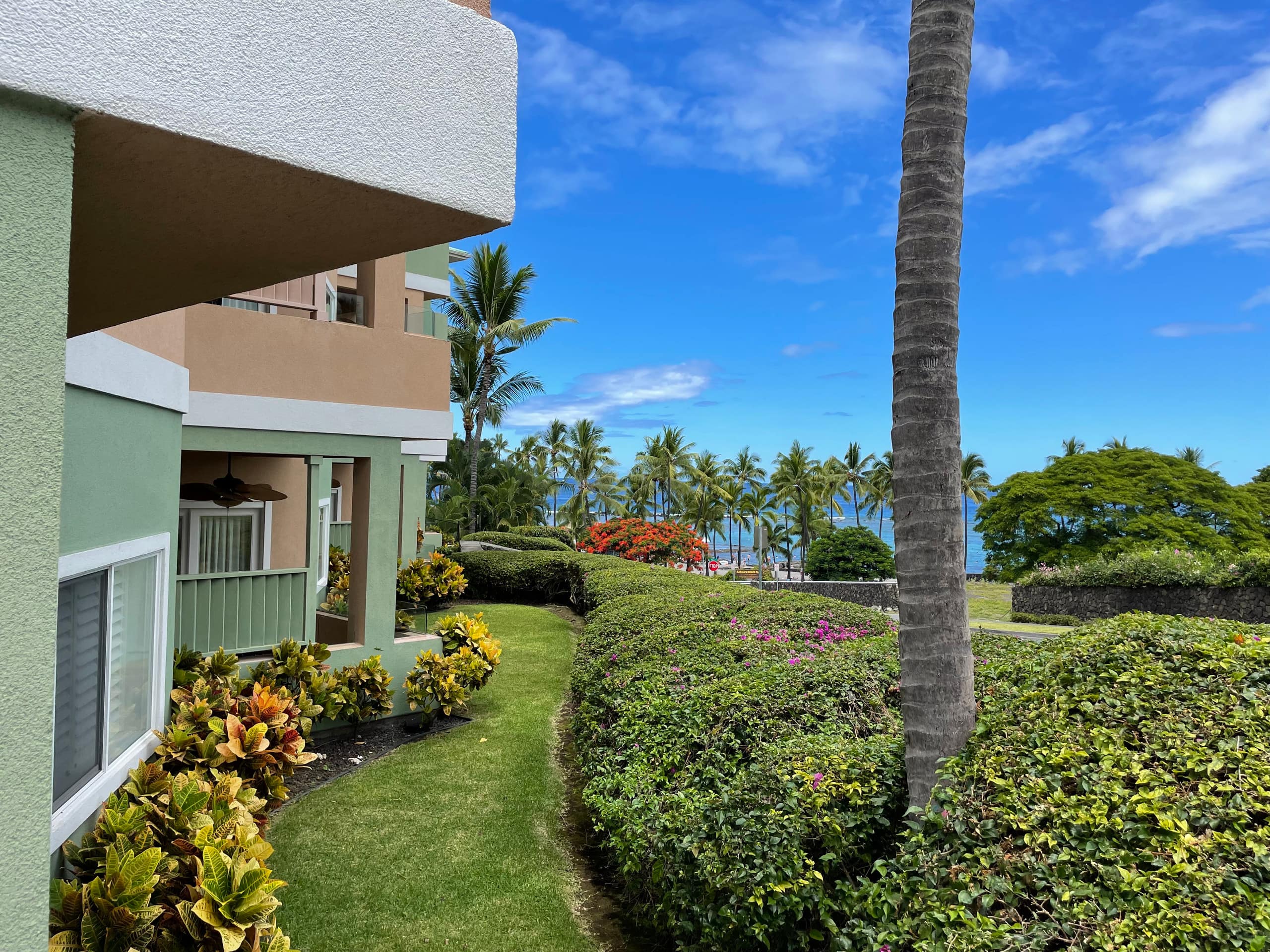Condo in Kailua-Kona · ★4.94 · 2 bedrooms · 3 beds · 2 baths - Image 17