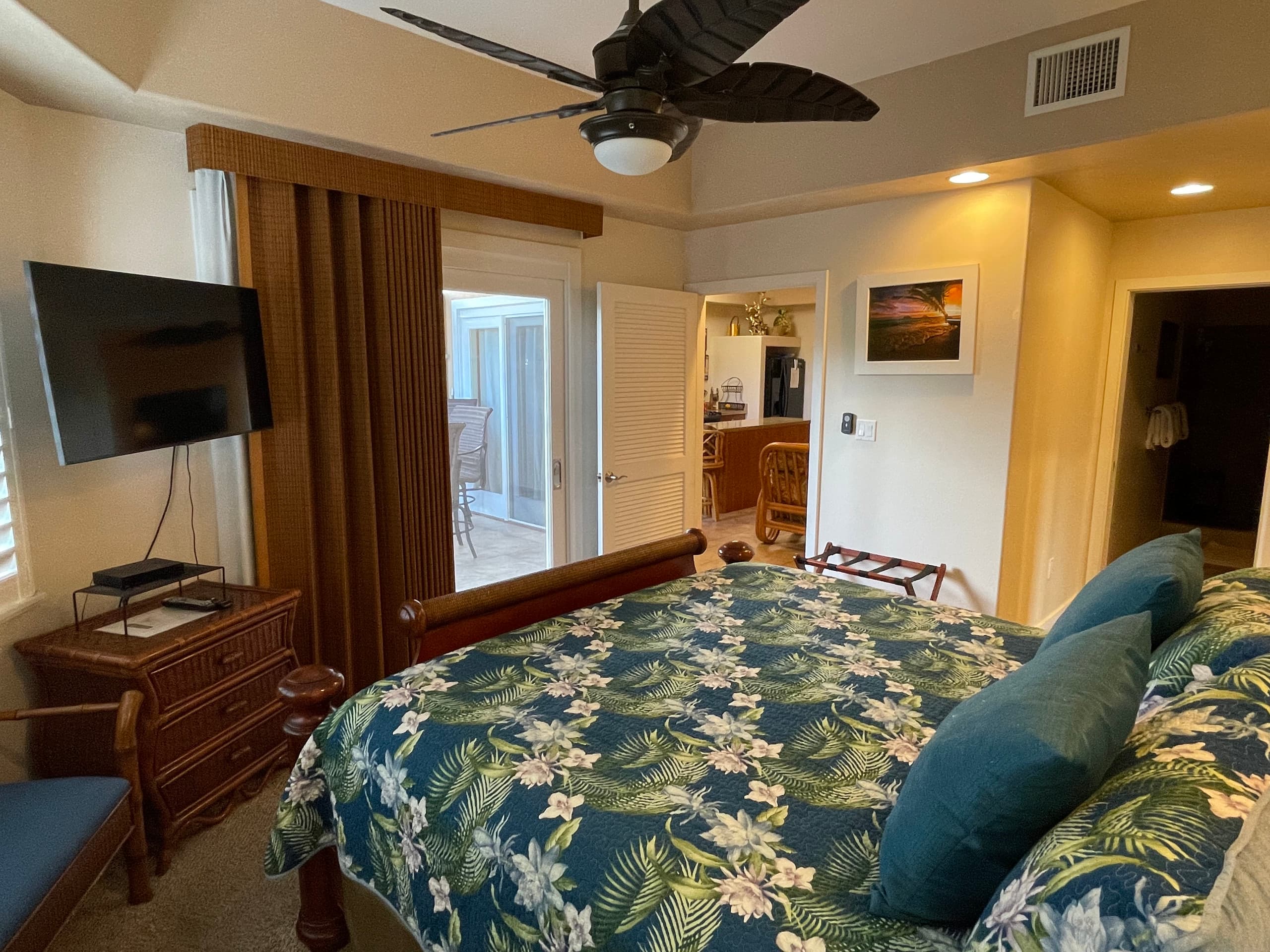 Condo in Kailua-Kona · ★4.94 · 2 bedrooms · 3 beds · 2 baths - Image 12