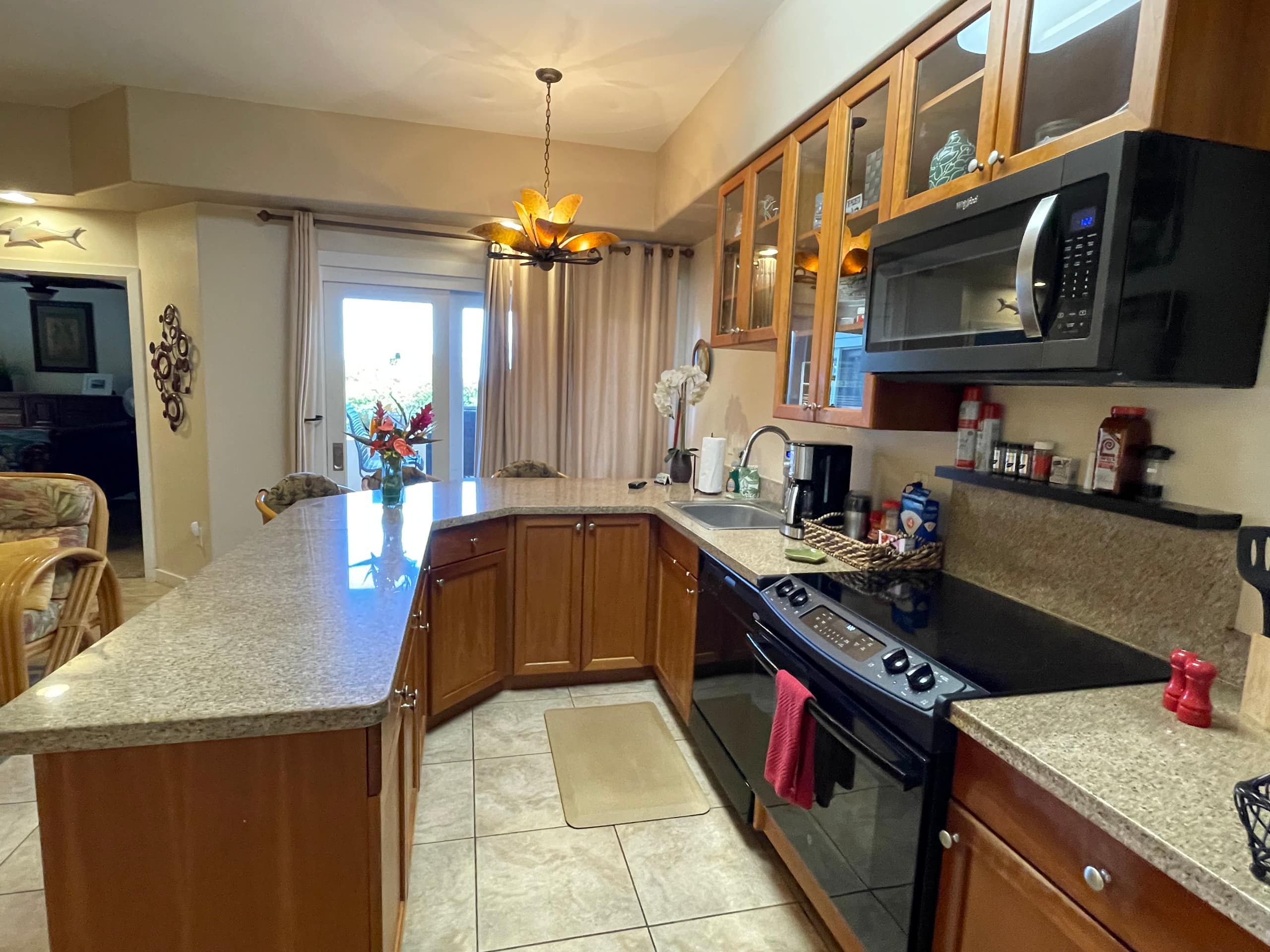 Condo in Kailua-Kona · ★4.94 · 2 bedrooms · 3 beds · 2 baths - Image 5