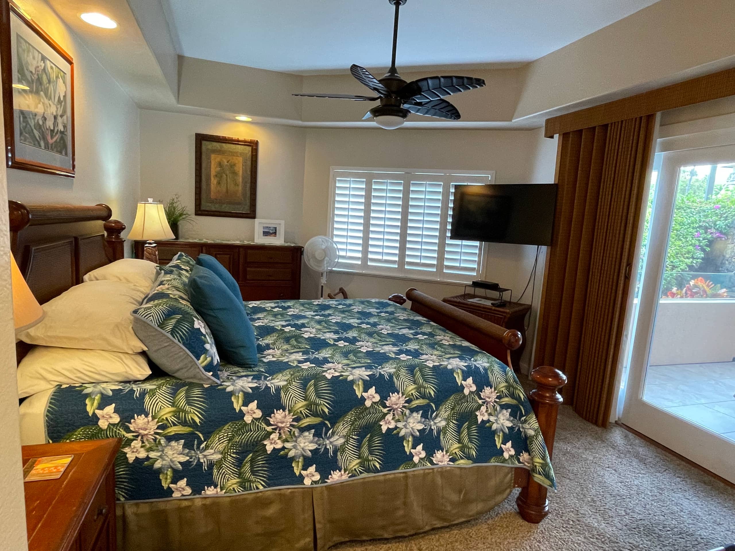 Condo in Kailua-Kona · ★4.94 · 2 bedrooms · 3 beds · 2 baths - Image 11