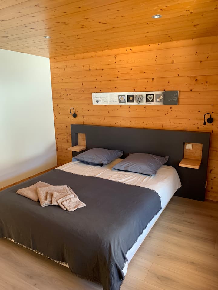 Dhoma e gjumit 1, me krevat 160 x 200