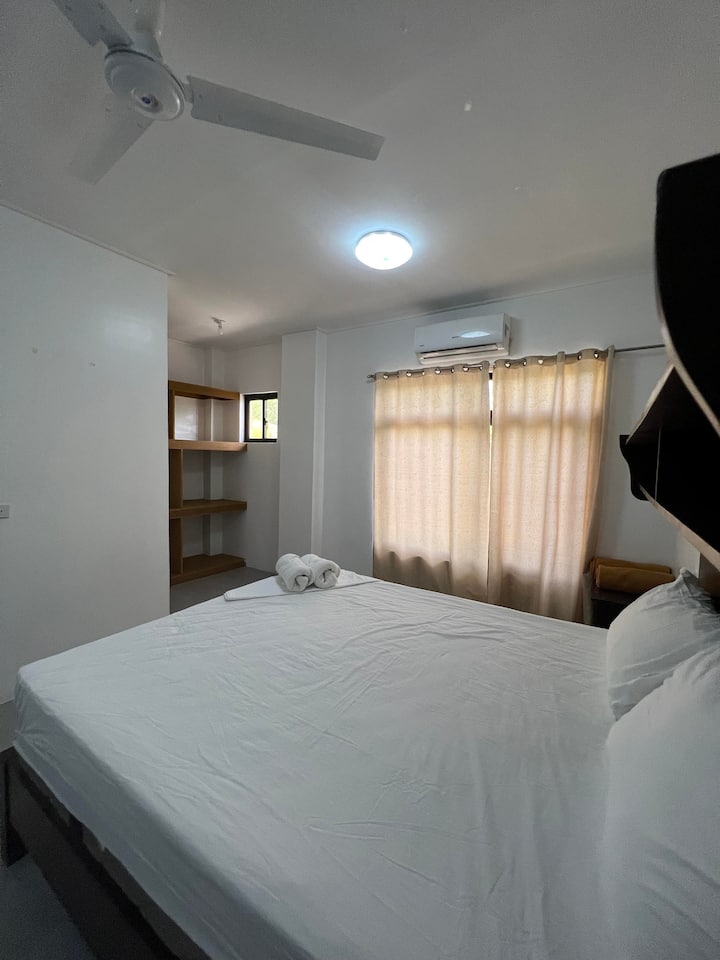 Master's bedroom 