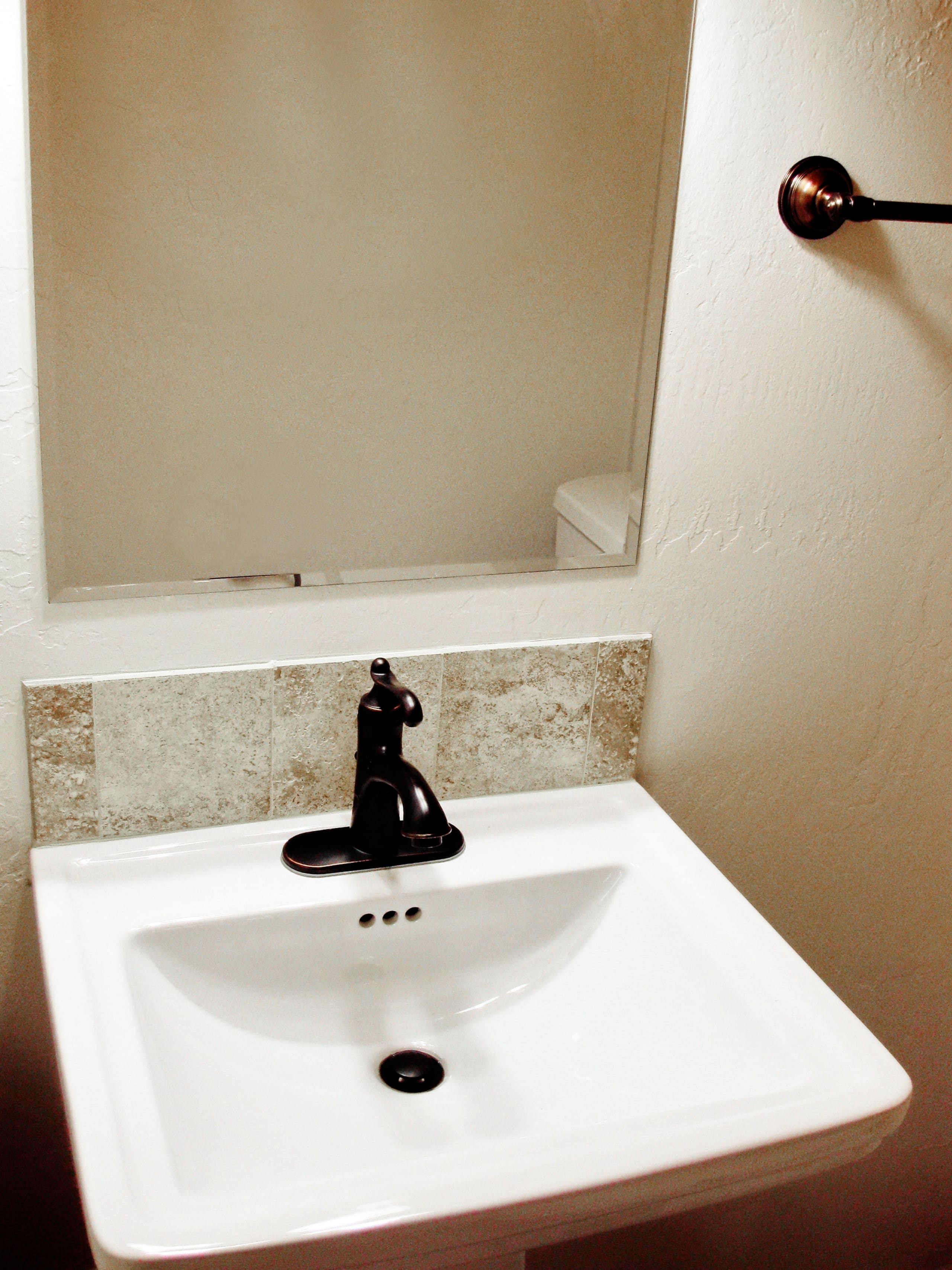 Condo in Kailua-Kona · ★4.88 · 3 bedrooms · 4 beds · 2.5 baths - Image 9