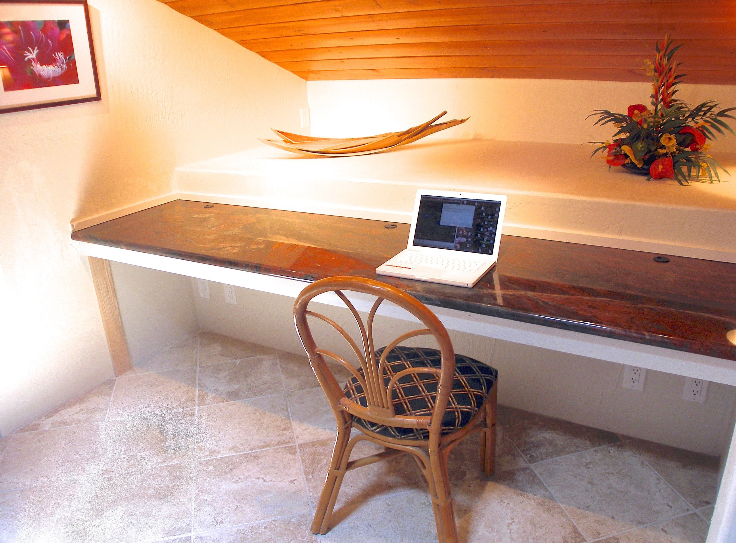 Condo in Kailua-Kona · ★4.88 · 3 bedrooms · 4 beds · 2.5 baths - Image 7