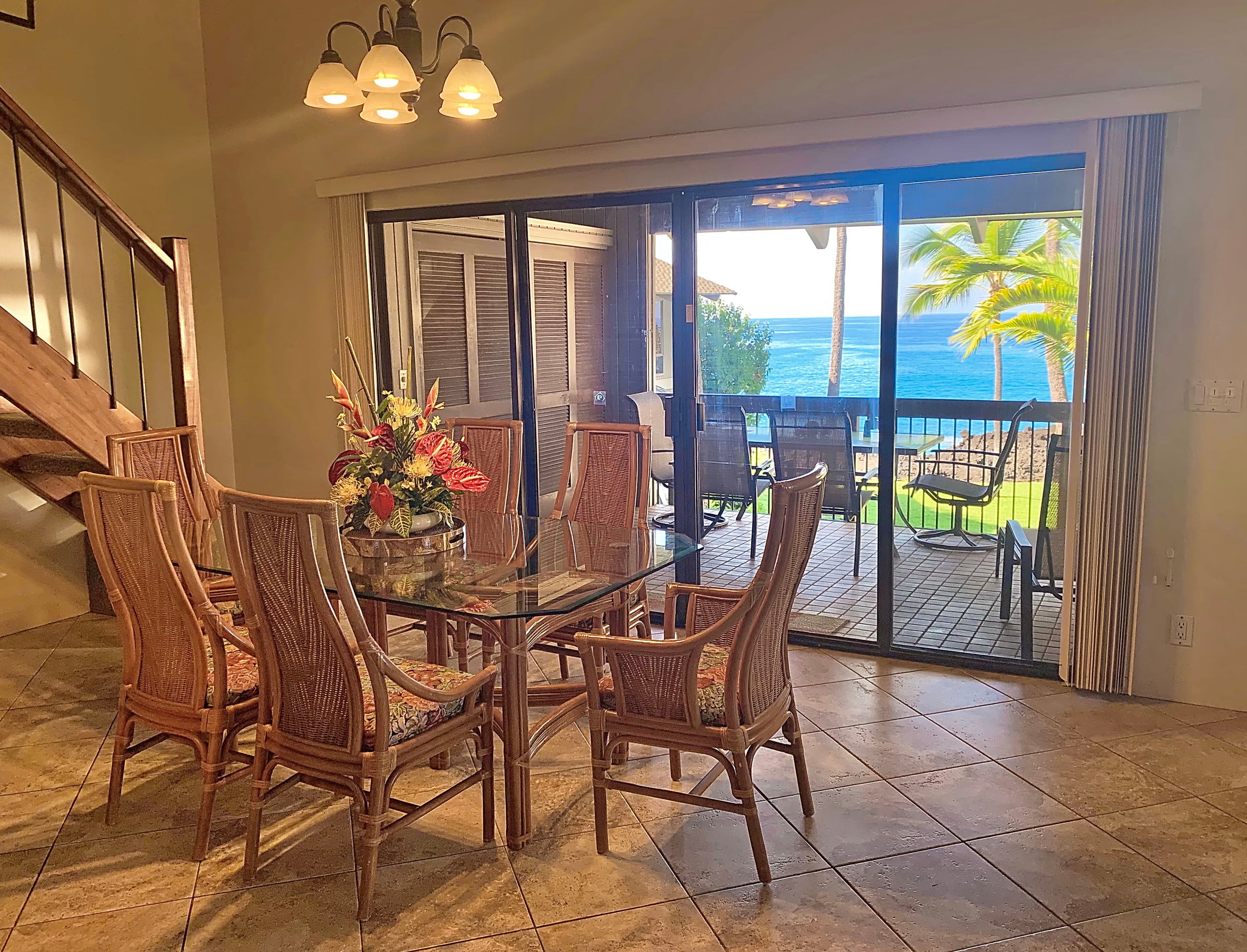 Condo in Kailua-Kona · ★4.88 · 3 bedrooms · 4 beds · 2.5 baths - Image 3