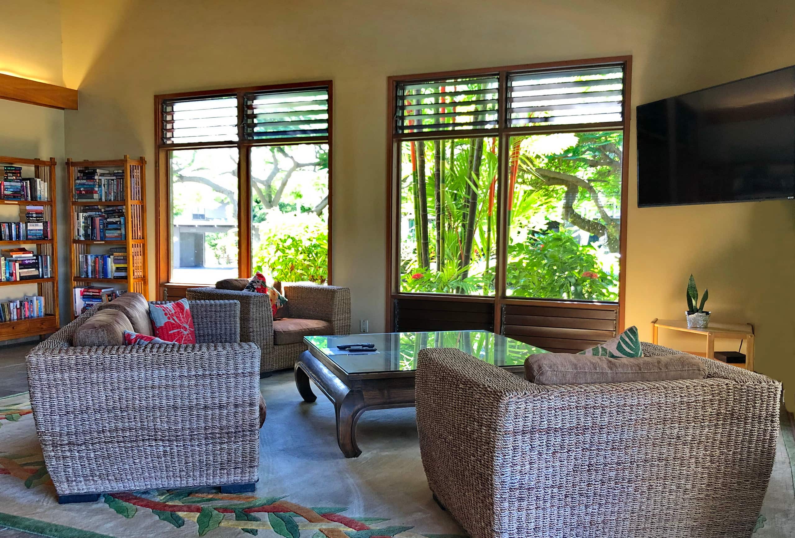 Condo in Kailua-Kona · ★4.88 · 3 bedrooms · 4 beds · 2.5 baths - Image 13