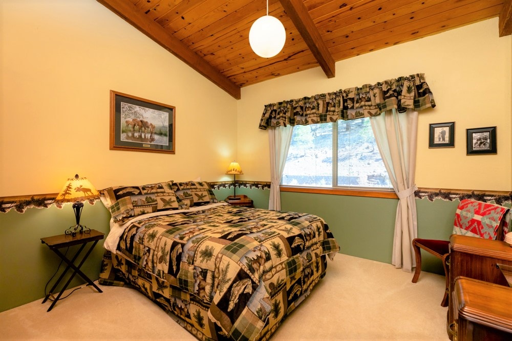 Dormitorio vaquero en la planta superior (cama doble).