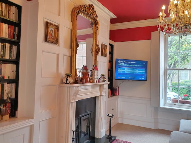 New Spacious Georgian House, Centrally Located! gallery image 2