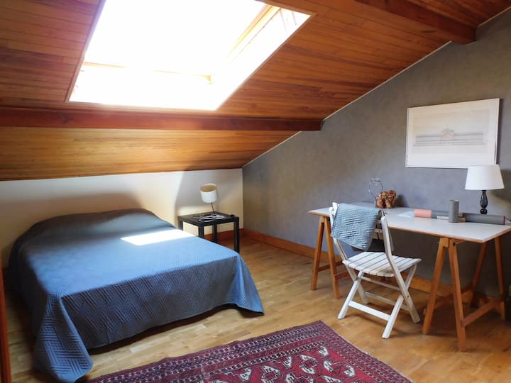 Spavaća soba s 140 kreveta