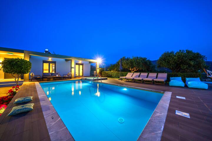 MythicOlive-Private Free Heated Pool-Amazing views gallery image 5