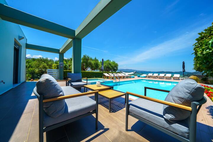 MythicOlive-Private Free Heated Pool-Amazing views