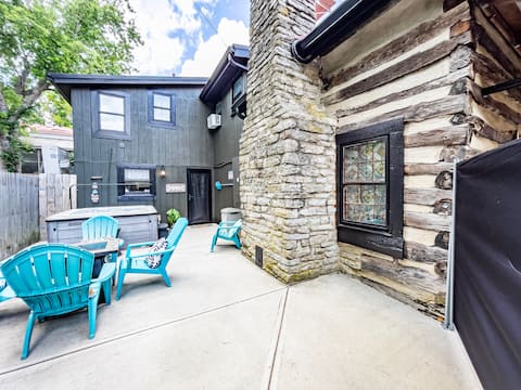 The Cabin at 114 Main Street with Hot Tub