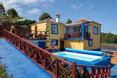CASA ALBA: rustic house, swimming pool and ocean views