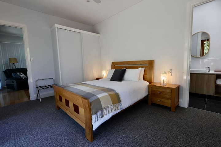 Henty Lodge B&B, self catering, Ferguson Valley gallery image 3
