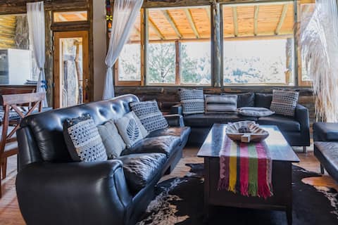 Top performing Airbnb: Luxury Cabin in Las Cañitas with a view and Wi-Fi in Departamento Calamuchita