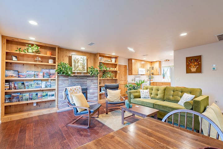 Groovy Mid-century Modern Home With Yard & Views - Sedona, AZ
