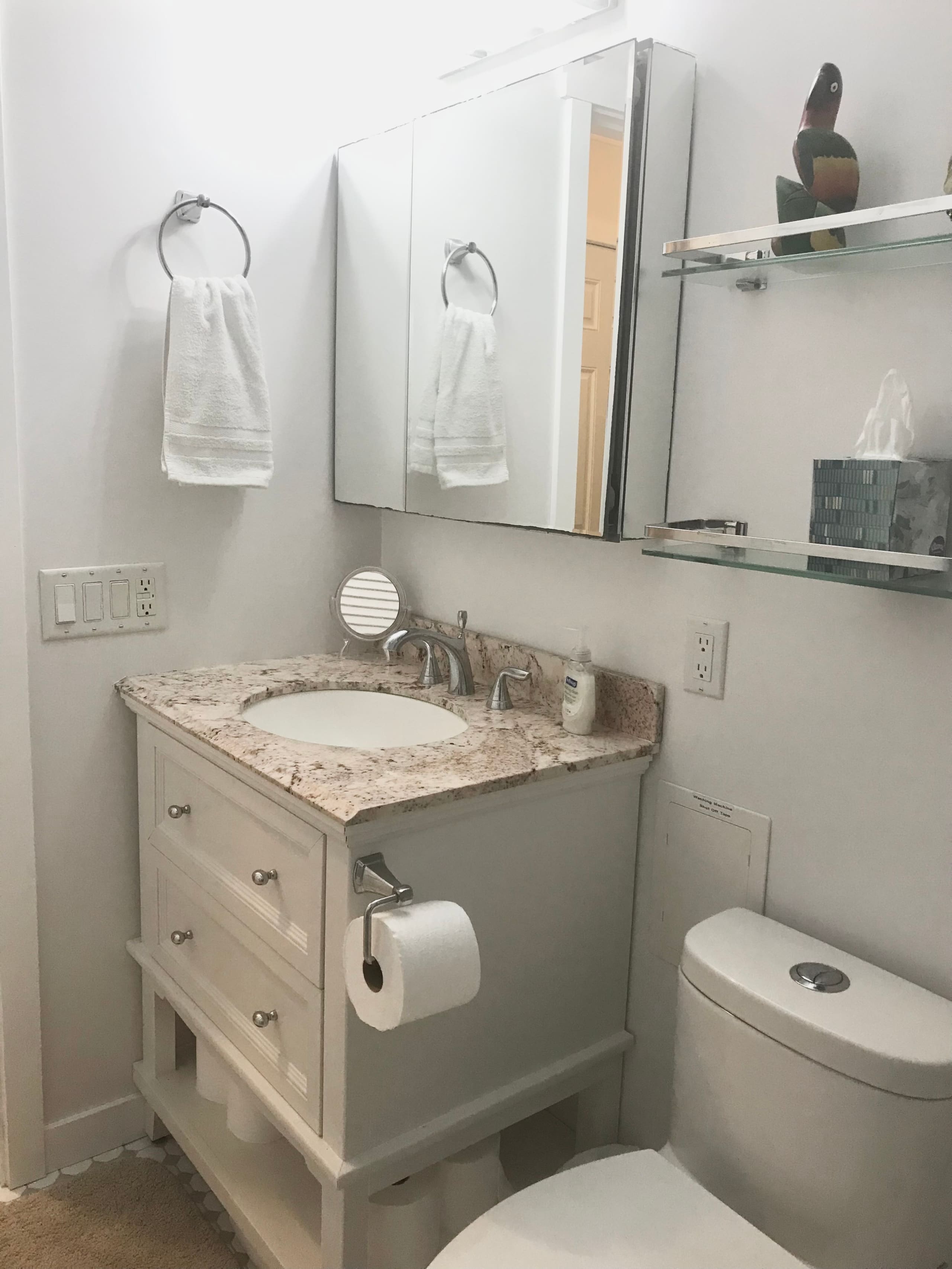 Condo in Kailua-Kona · ★4.9 · 1 bedroom · 1 bed · 1 bath - Image 12