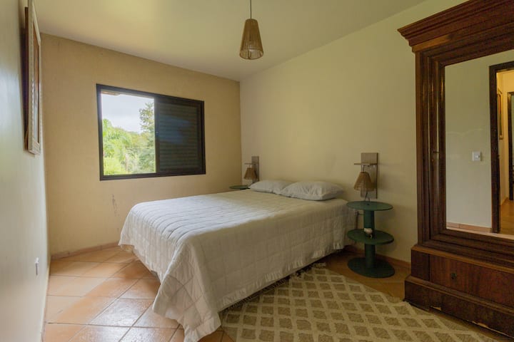 卧室1-标准双人床弹簧床垫（适合额外的床垫）