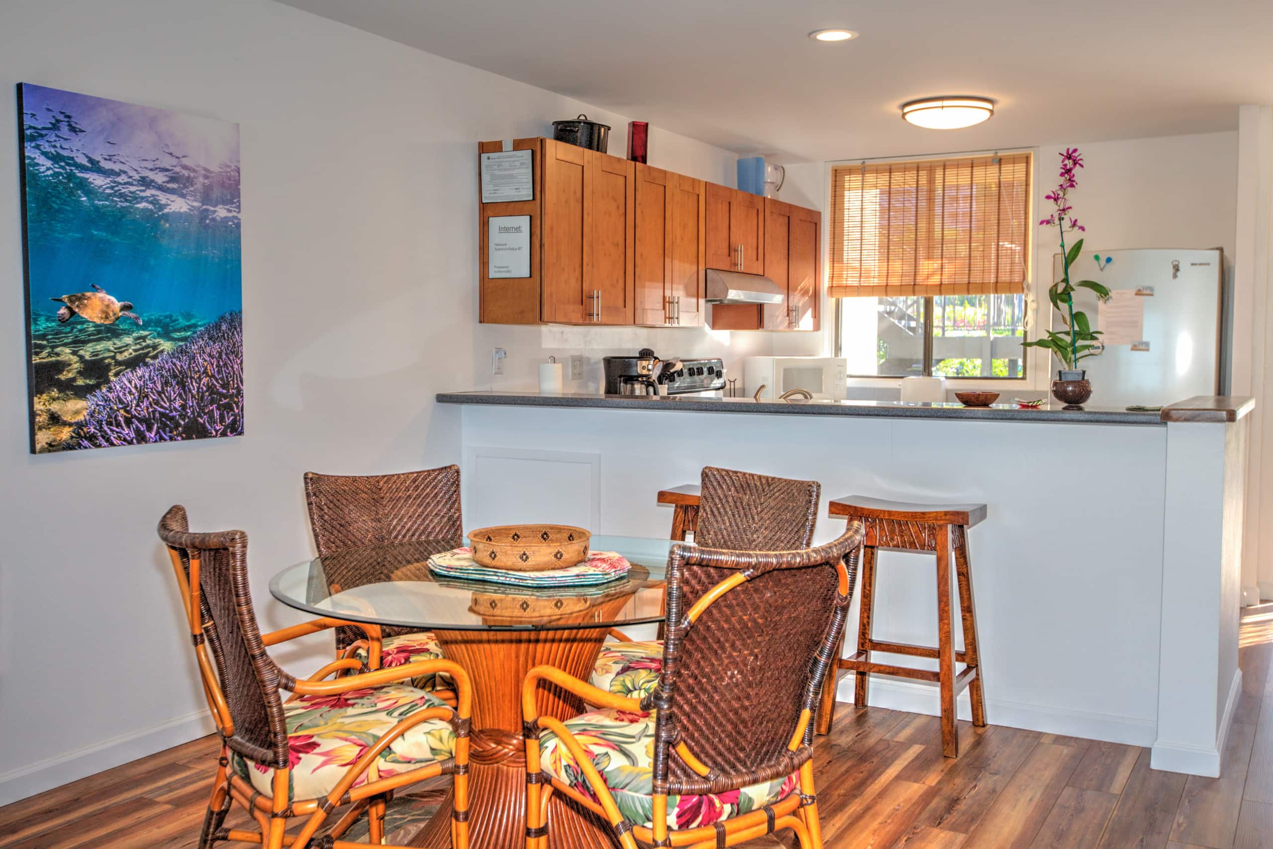 Condo in Kailua-Kona · ★4.86 · 2 bedrooms · 4 beds · 2 private baths - Image 7