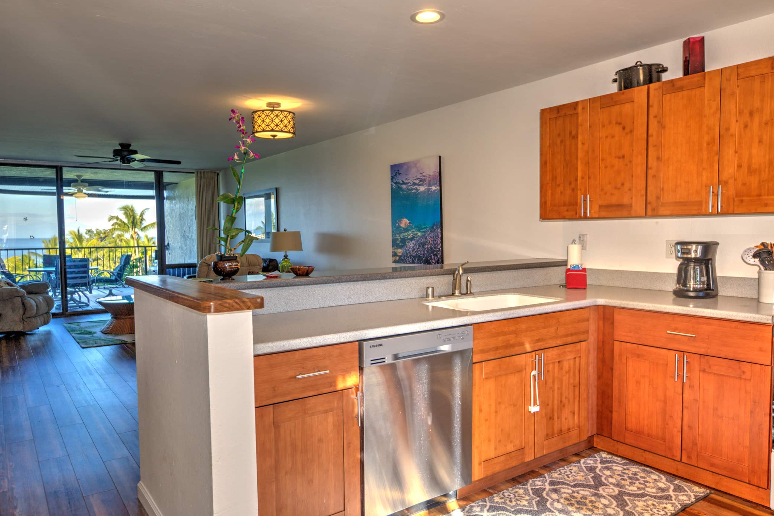 Condo in Kailua-Kona · ★4.86 · 2 bedrooms · 4 beds · 2 private baths - Image 3