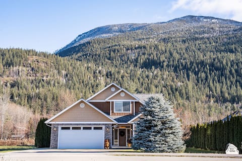 Top 1% - Massage Chairs, Barrel Sauna & HotTub