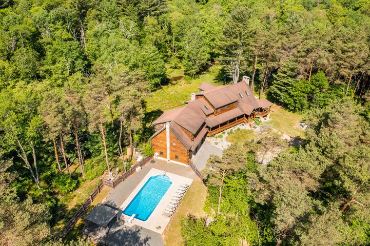 Pocono 4 Rent managed Airbnb listing 2