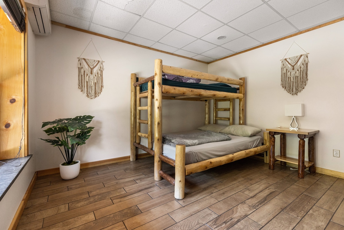 غرفة النوم التاسعة (الطابق السفلي)