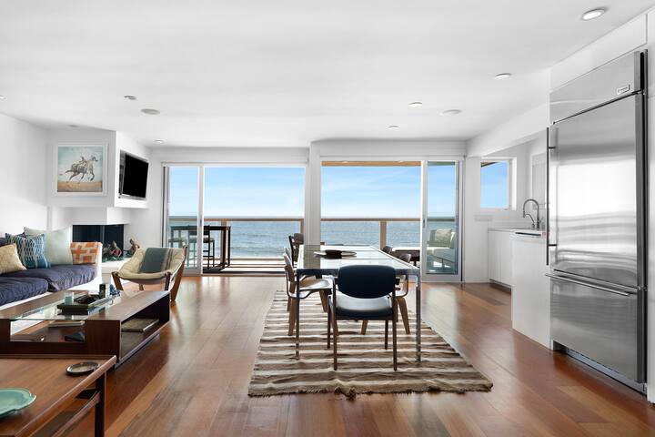 Beachside Condo on Carbon Beach gallery image 3