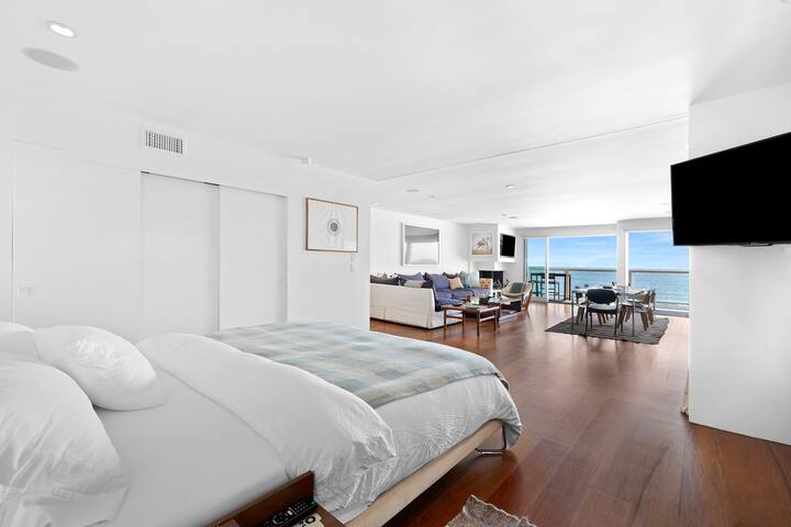 Beachside Condo on Carbon Beach gallery image 2