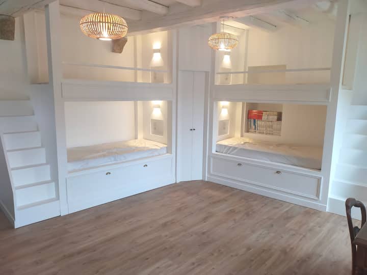 Повеќекреветна соба