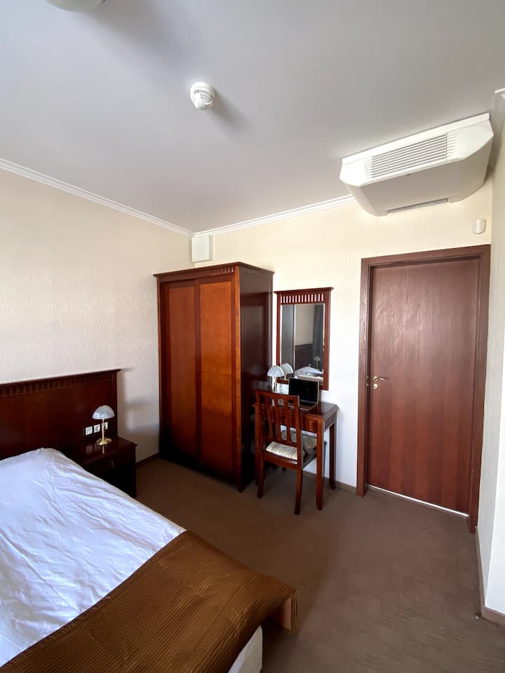 საძინებელი 1