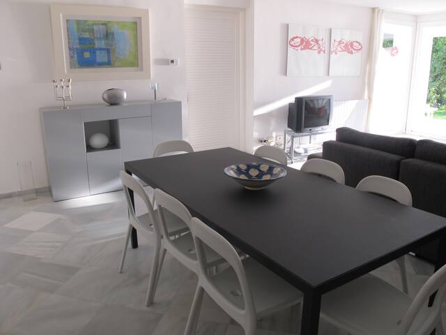 Impresionantes vistas al mar. Playa, Piscina gallery image 5