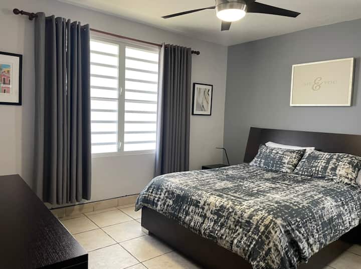 Schlafzimmer 1