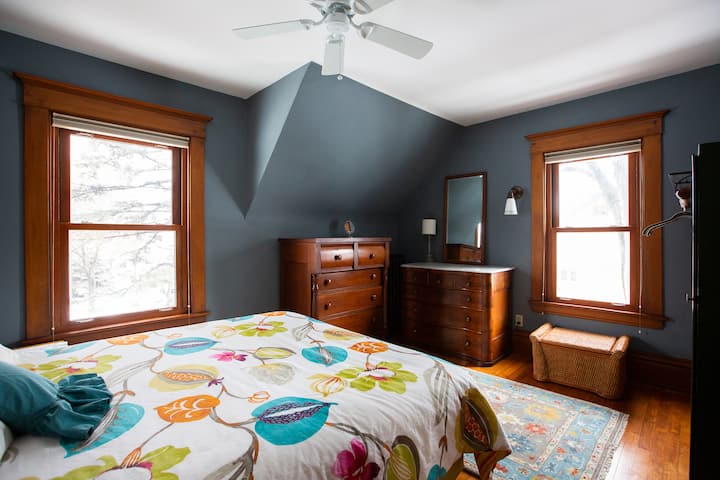 ملكة الطابق الثاني