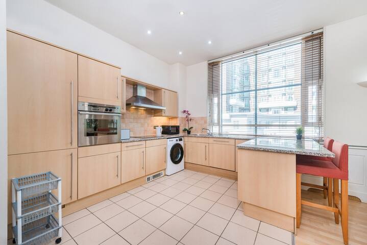 Baker Street Marylebone 2 Bed 2 Bath Apart 431 gallery image 5