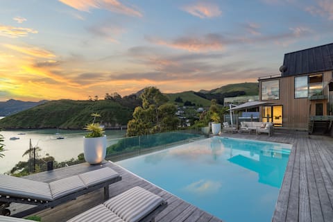 Insane Hidden Paradise - Pool, Spa & Harbour Views