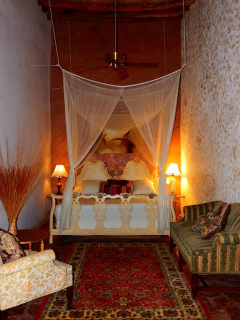 SINGLE ROOM IN BOUTIQUE HOTEL / Max 02 Per