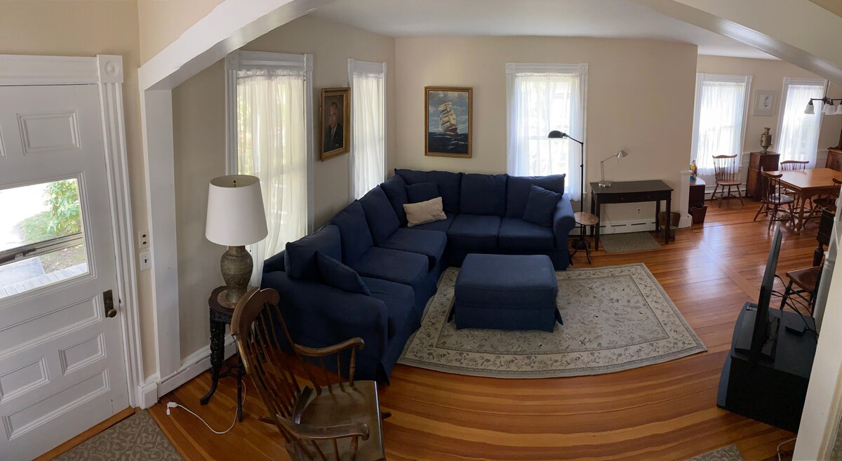 Top Airbnb: Classic MV House with Rare Private Beach Access in Vineyard Haven