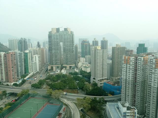 Deluxe 3 bedrooms NO roof top gallery image 2