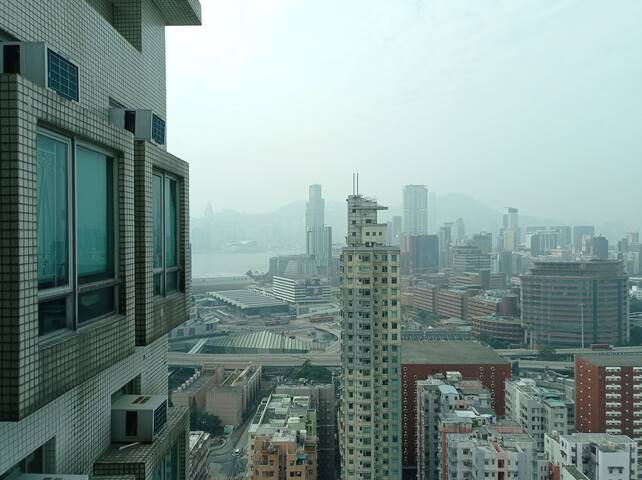 Deluxe 3 bedrooms NO roof top gallery image 4